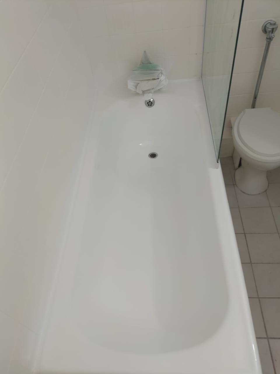 Completed bathtub re sprayed finish in a Wynberg residential property