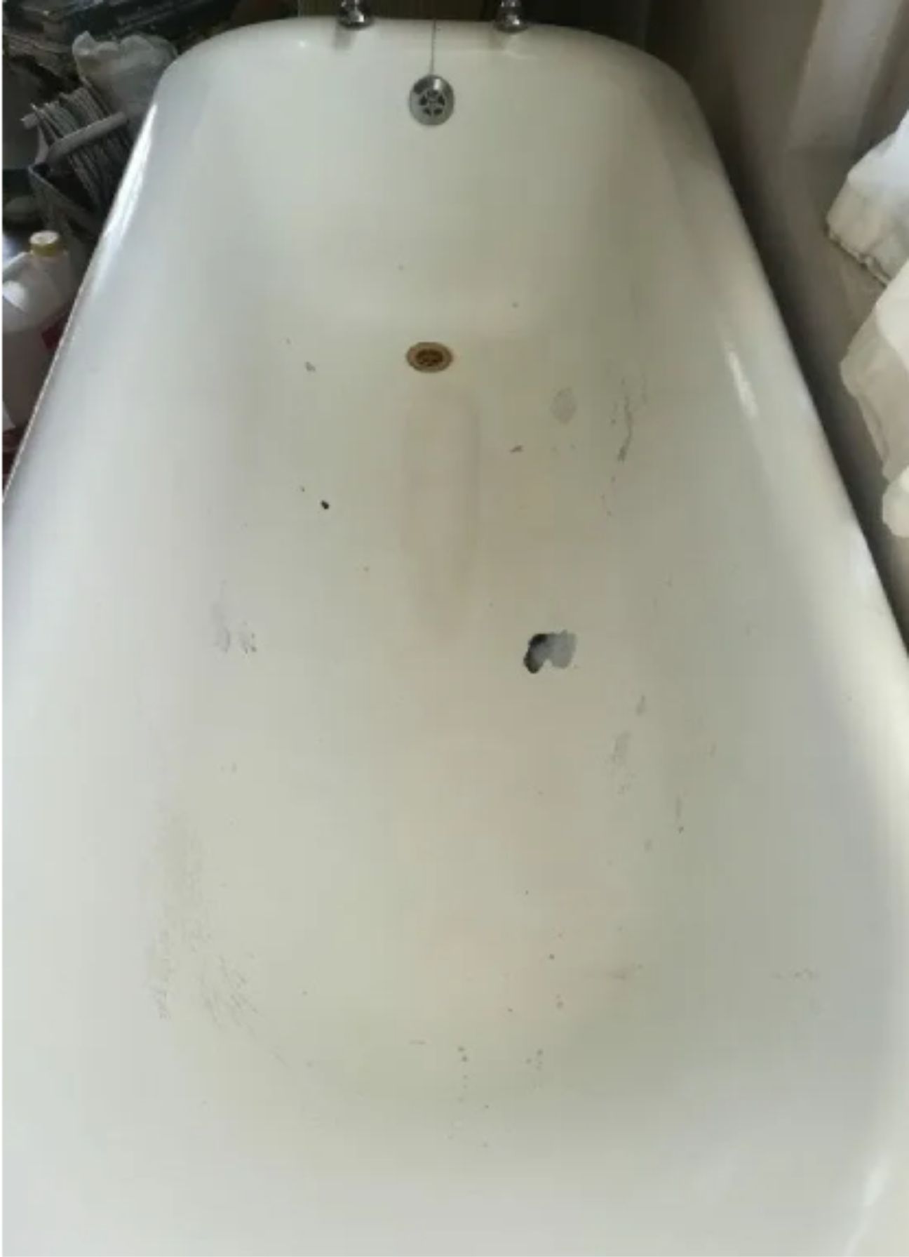 Acrylic-Bath-Resurfacing-And-Stain-Elimination