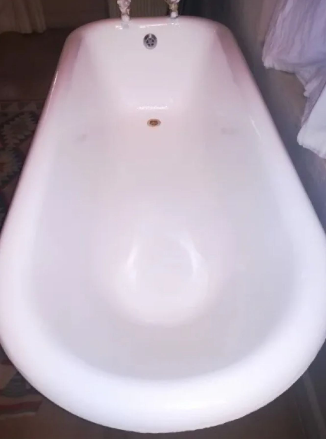 Bath tub re enamelling and re-surface repair Brackenfell